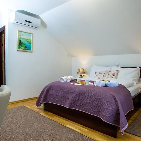 B&B Lady Of The Lake Jezerce Habitación foto